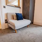דירה With Scenic Marina Views - Sleeps 3 דבלין