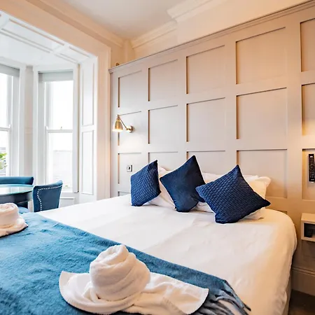 With Scenic Marina Views Apartment Dublin