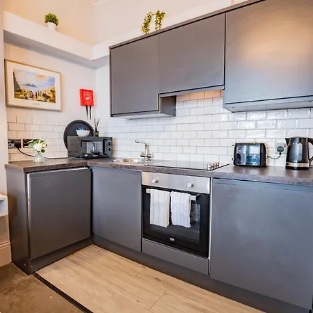 With Scenic Marina Views - Sleeps 3 דירה דבלין