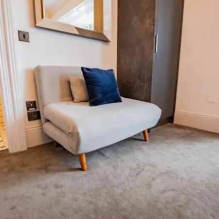 Apartament With Scenic Marina Views - Sleeps 3 Dublin