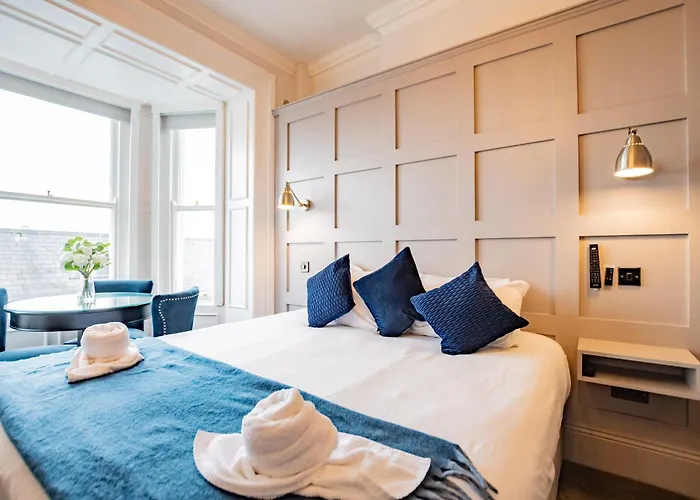 With Scenic Marina Views Apartment Dublin